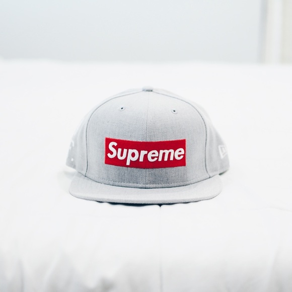 Supreme New Era Fitted 7 1/4 - Picture 1 of 5